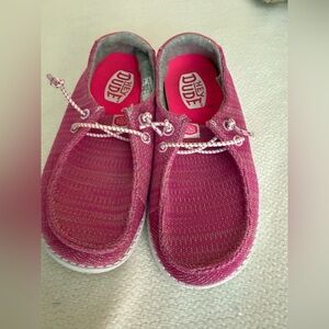 Kids Wendy Hey Dude Fuchsia Knit Sneakers Size 13